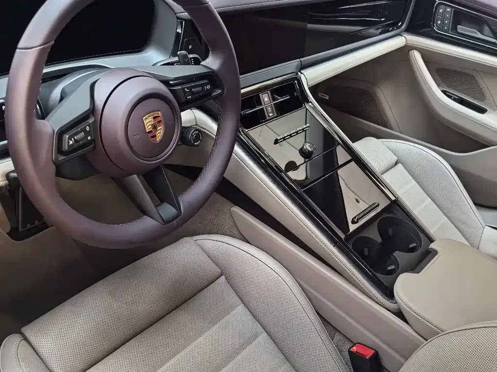 Porsche Panamera 2025 из CN, фото 9
