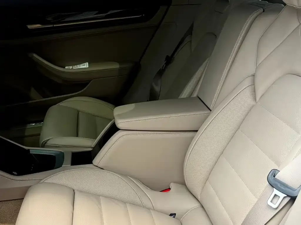 Porsche Panamera 2025 из CN, фото 3