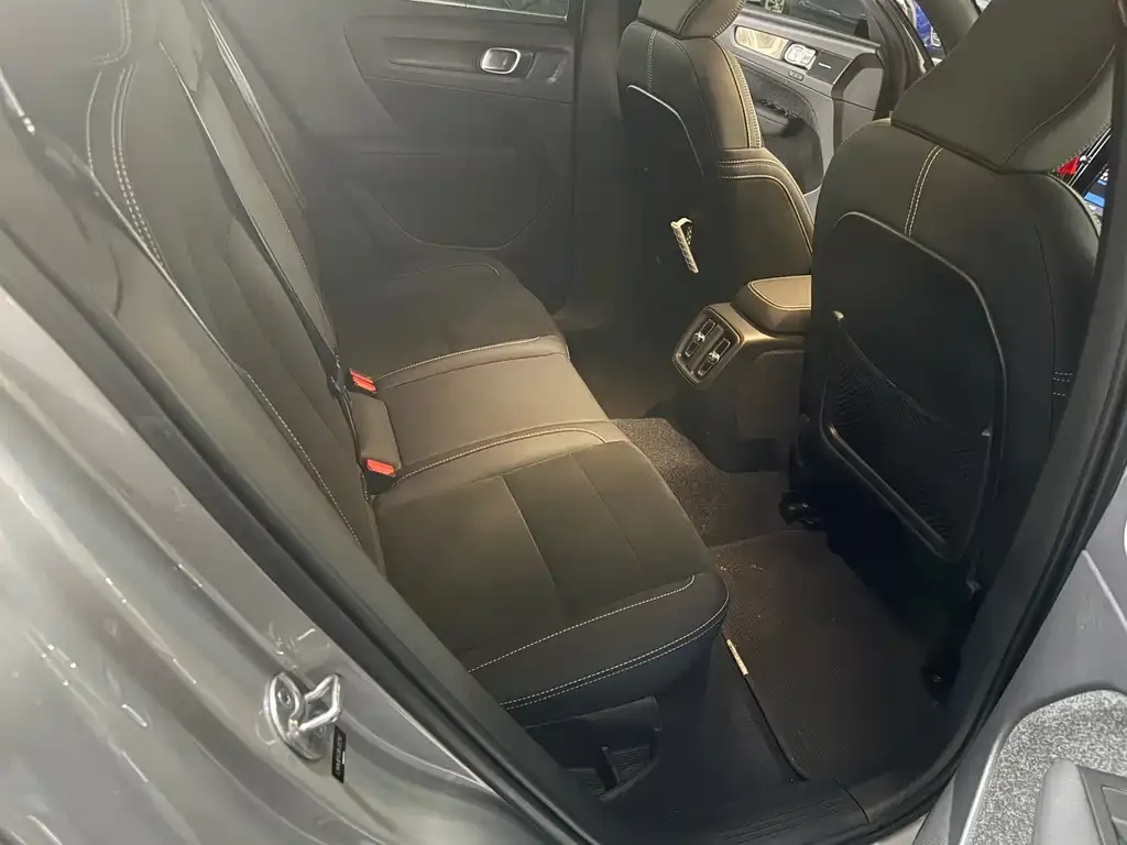 Volvo C40 2023 из CN, фото 8