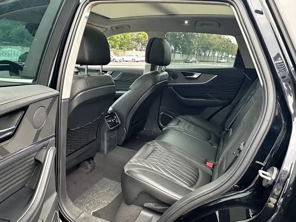 Hongqi HS5 2023 из CN, фото 3