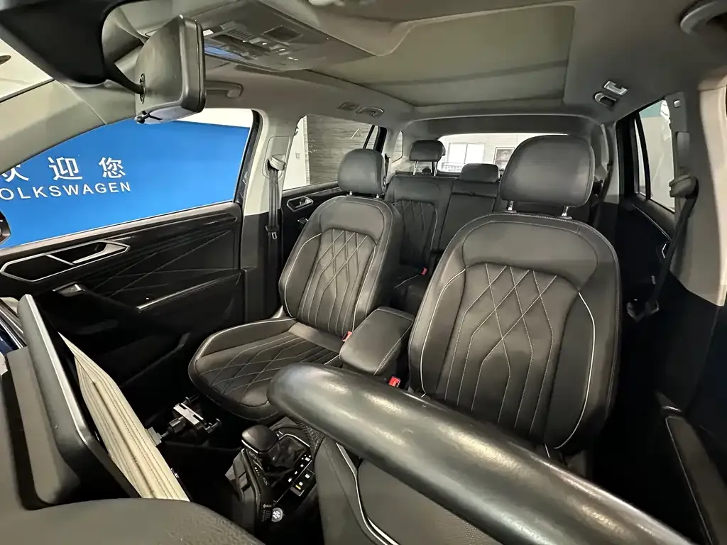 Volkswagen Tiguan L 2023 из CN, фото 5