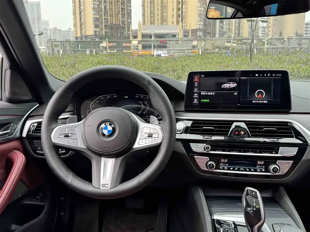 BMW 5 Series 2023 из CN, фото 9