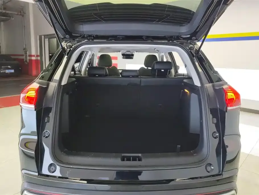 Geely Boyue 2023 из CN, фото 2