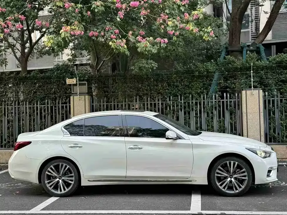Infiniti Q50L 2023 из CN, фото 4