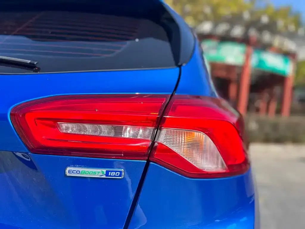 Ford Focus 2022 из CN, фото 10