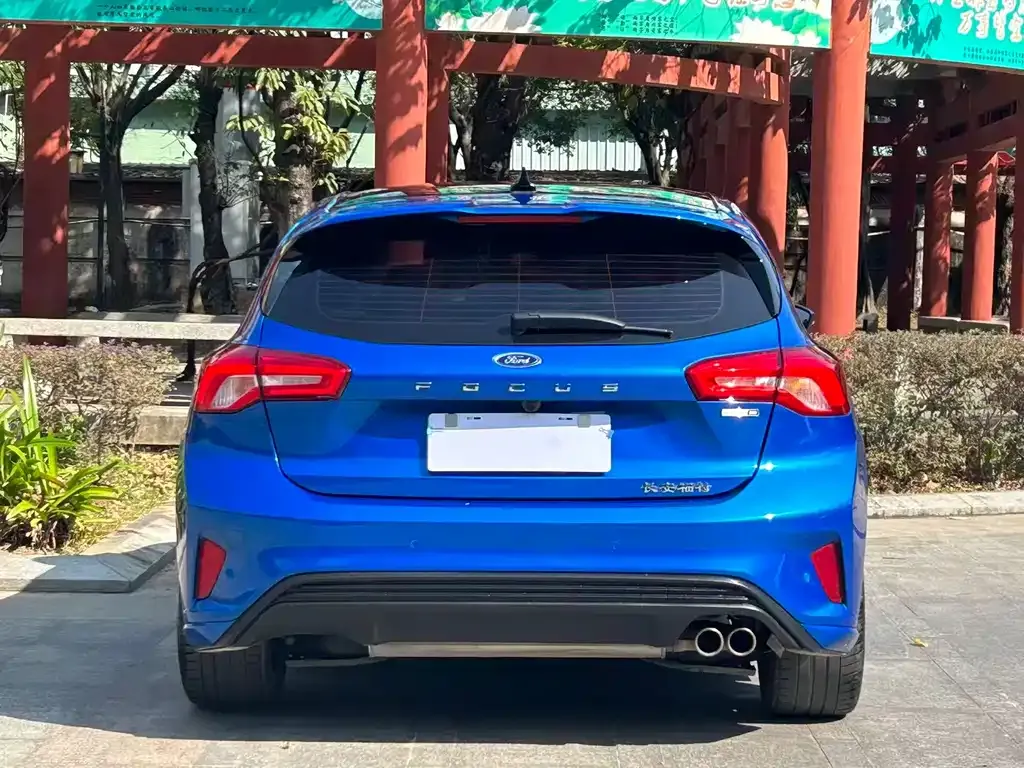 Ford Focus 2022 из CN, фото 8