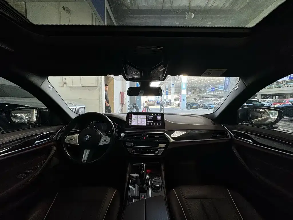 BMW 5 Series 2022 из CN, фото 6