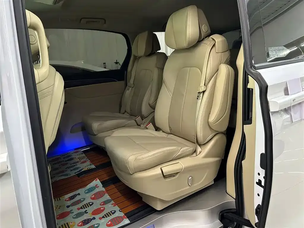 Buick GL8 2023 из CN, фото 4