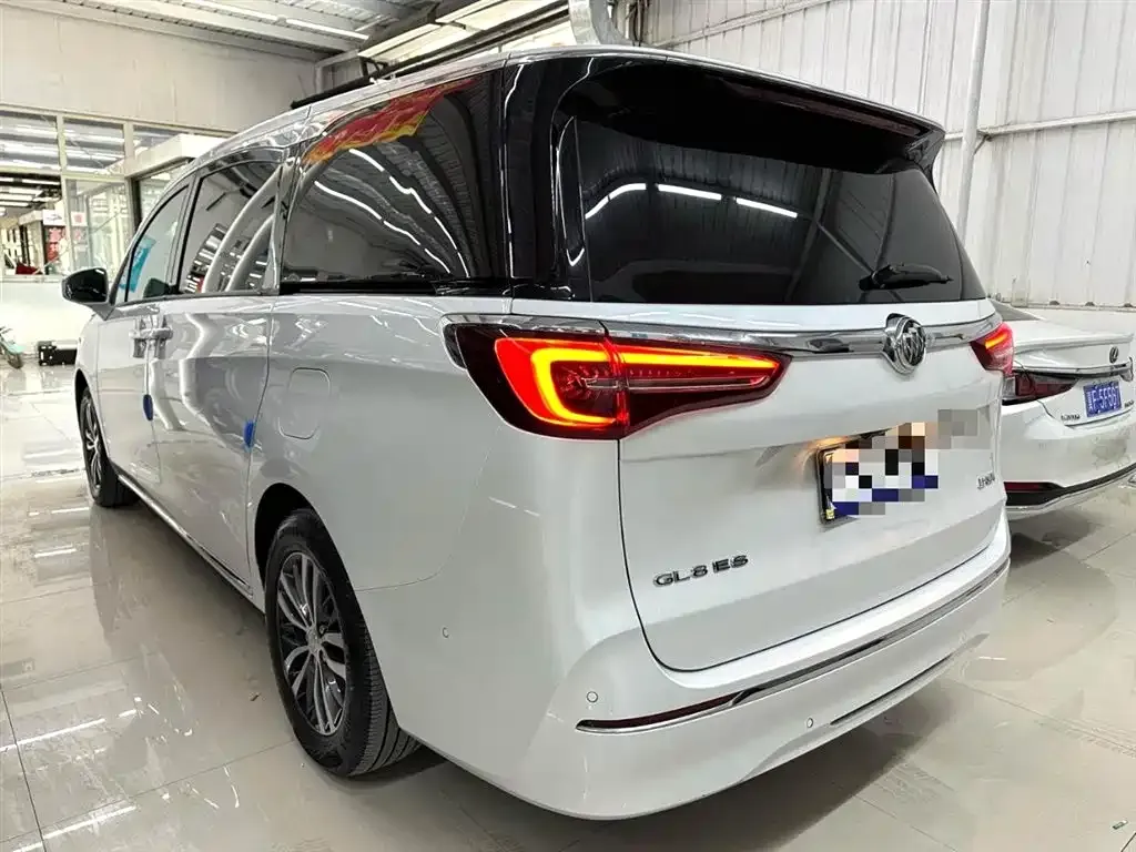 Buick GL8 2023 из CN, фото 8