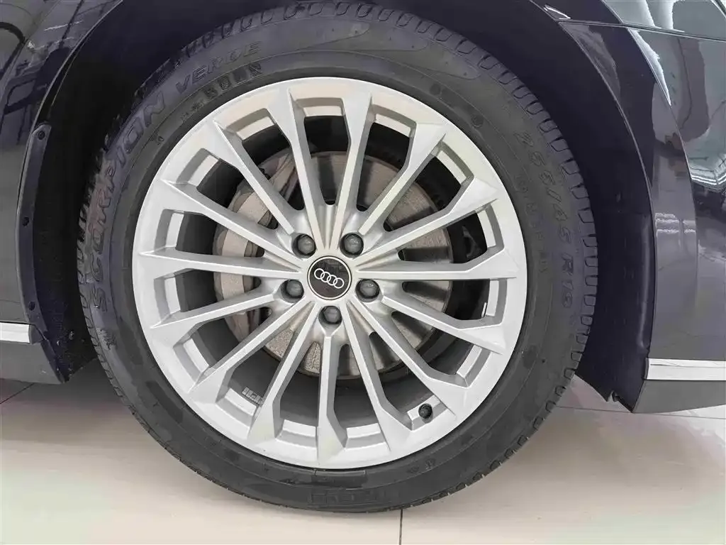 Audi A8 2021 из CN, фото 3