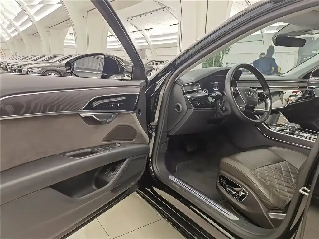 Audi A8 2021 из CN, фото 9