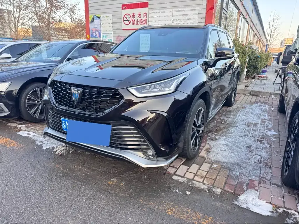 Toyota Crown Kluger 2023 из CN, фото 1