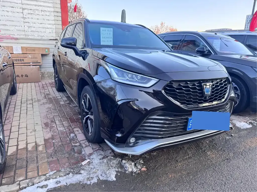 Toyota Crown Kluger 2023 из CN, фото 9