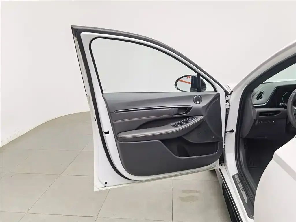 Hyundai Sonata 2023 из CN, фото 8