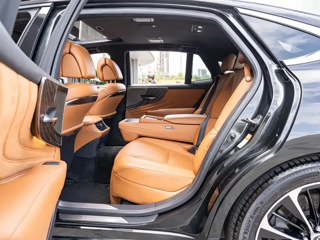 Lexus LS 2022 из CN, фото 10