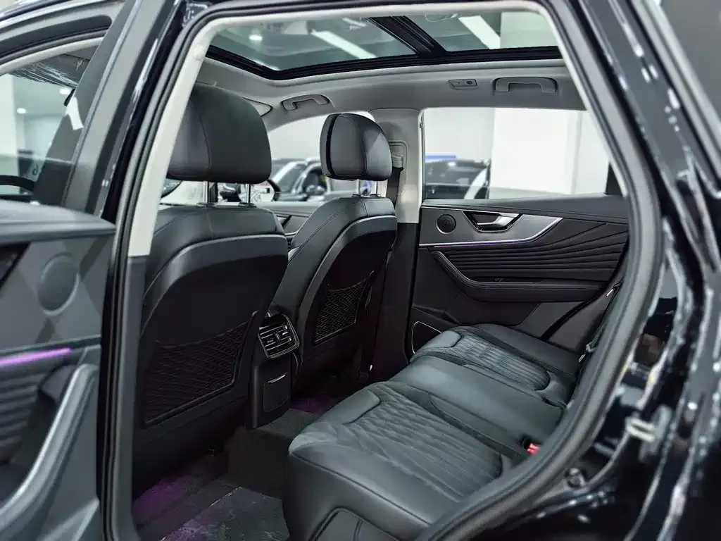 Hongqi HS5 2024 из CN, фото 2