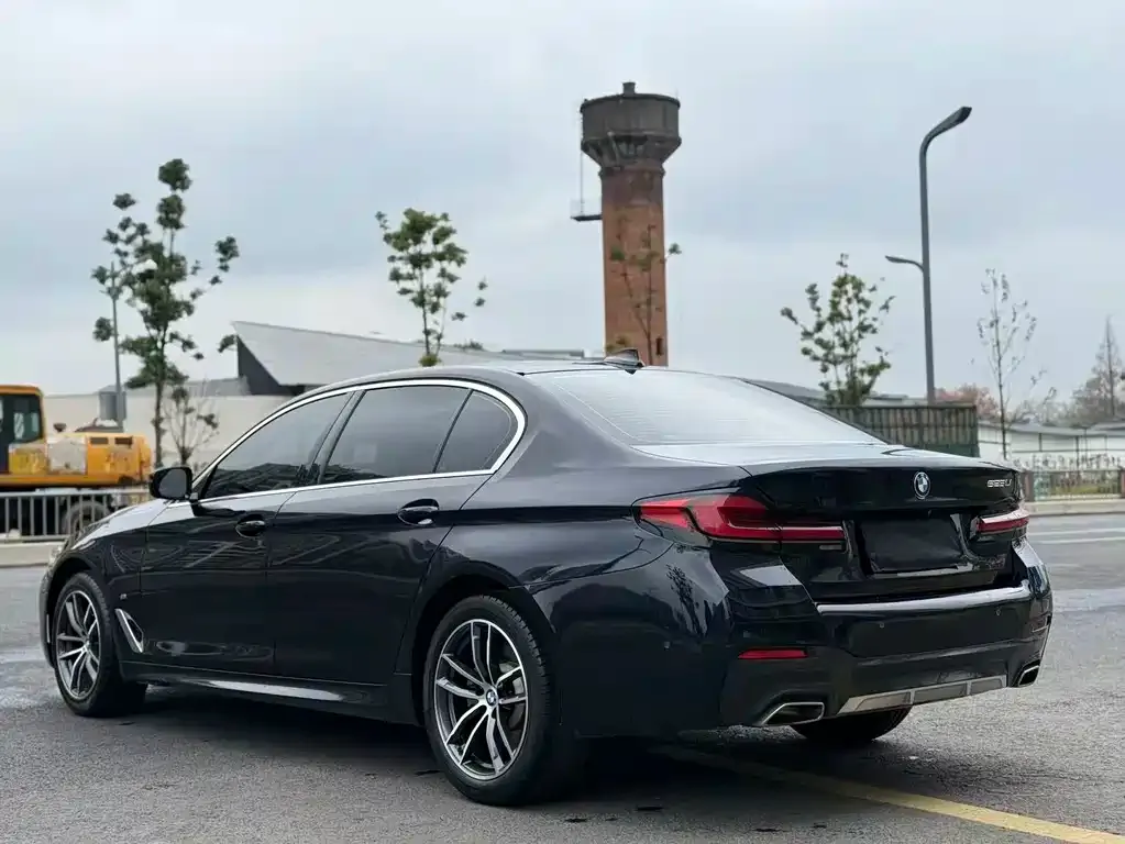 BMW 5 Series — фото 10