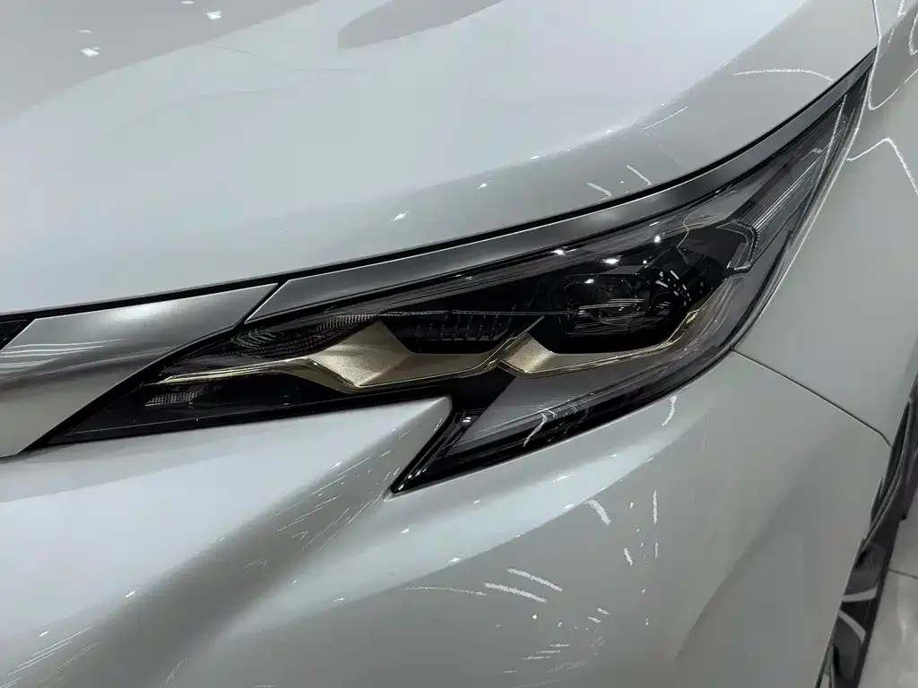 Toyota Granvia 2024 из CN, фото 6