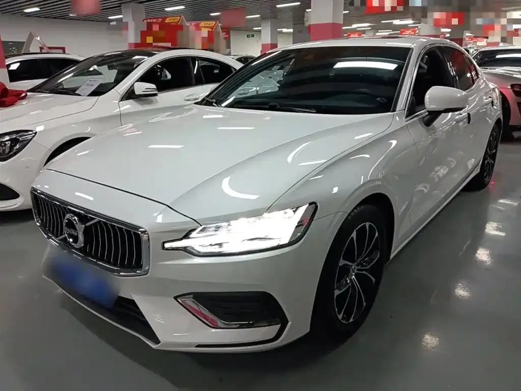 Volvo S60 2022 из CN, фото 1