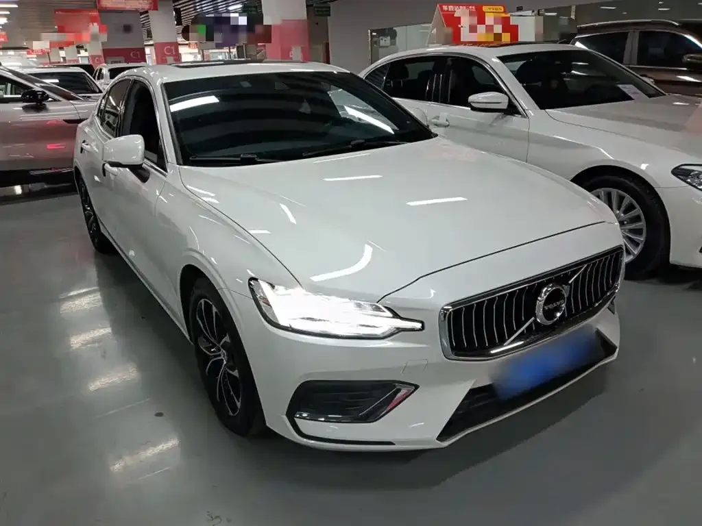 Volvo S60 2022 из CN, фото 8