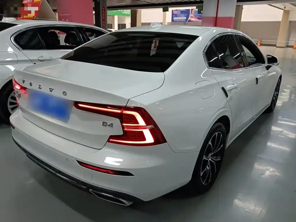 Volvo S60 2022 из CN, фото 7