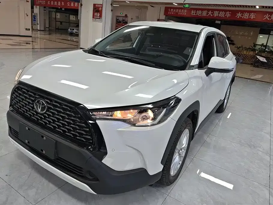 Toyota Corolla Cross 2024 из CN, фото 1