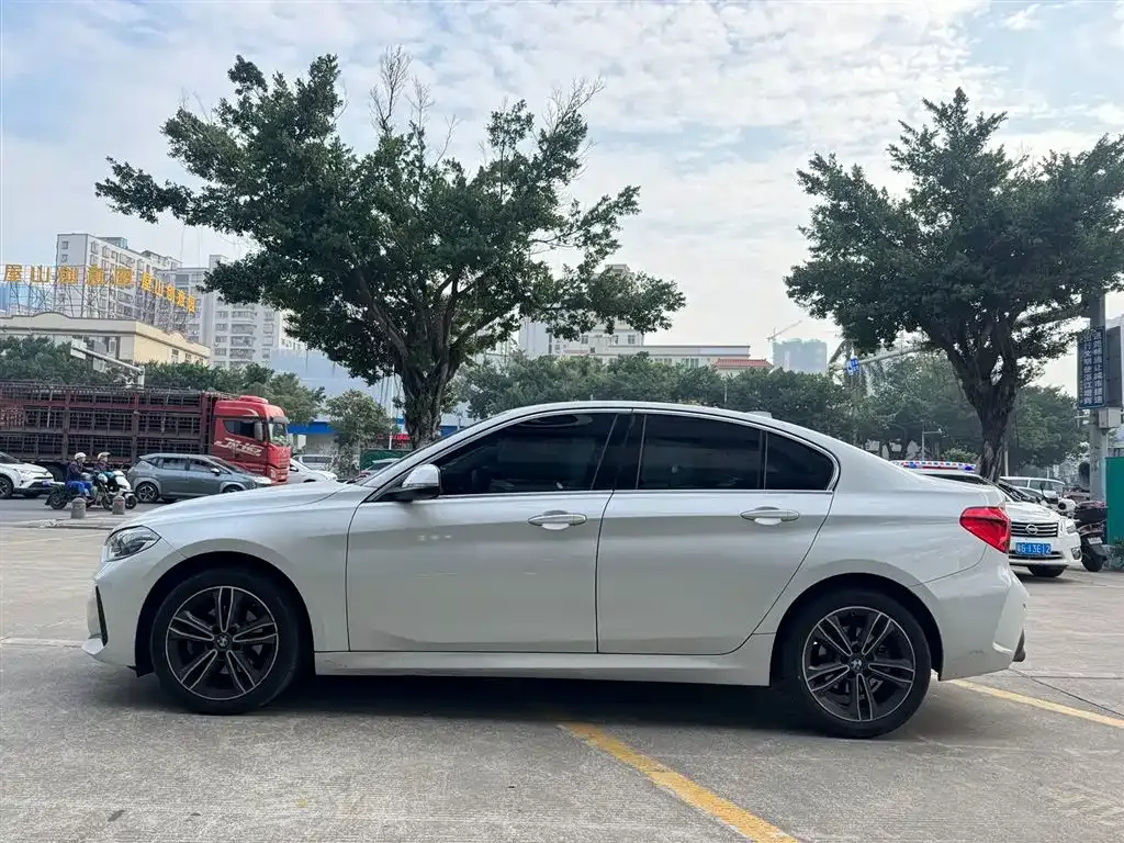 BMW 1 Series 2022 из CN, фото 9
