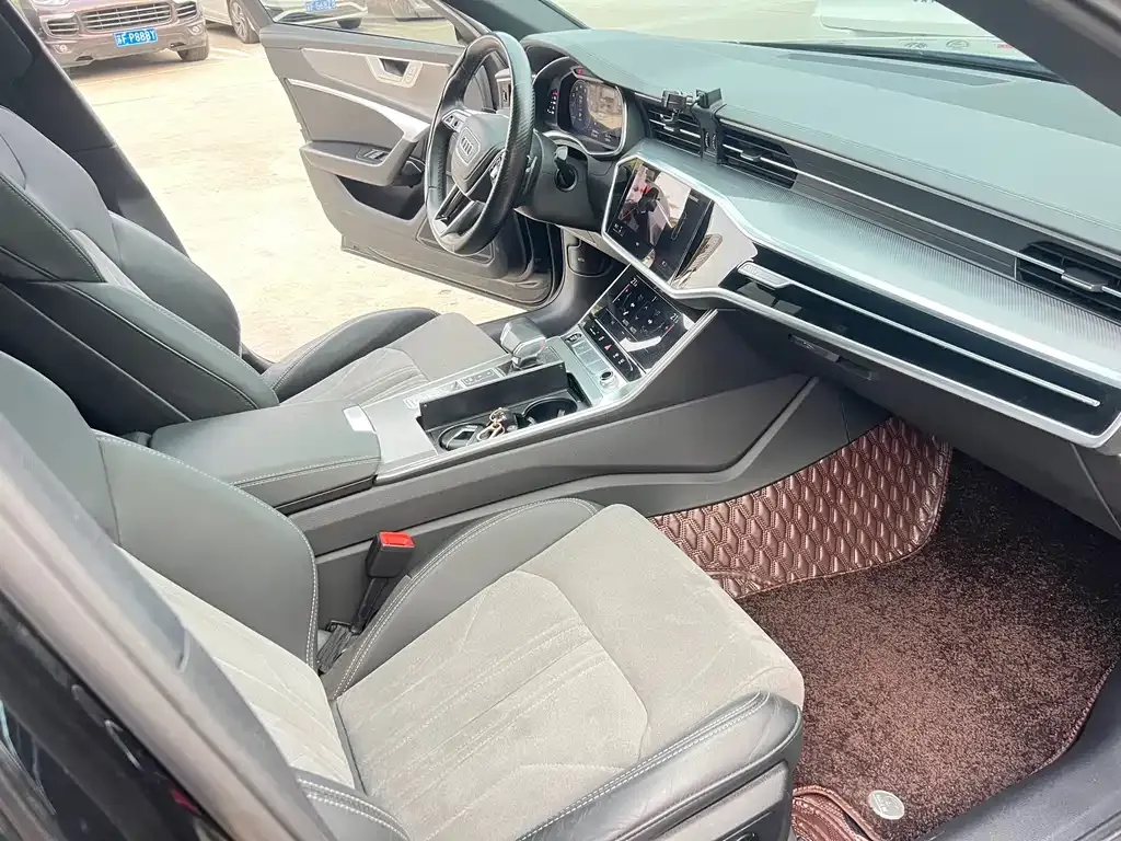 Audi A6L 2022 из CN, фото 10
