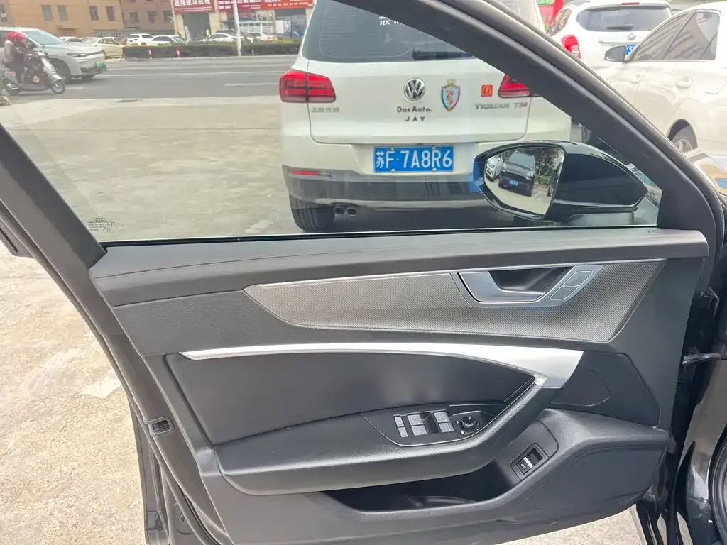 Audi A6L 2022 из CN, фото 2