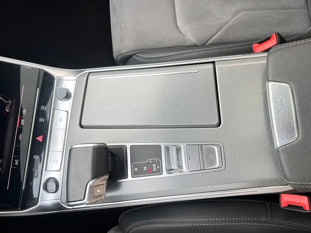 Audi A6L 2022 из CN, фото 9