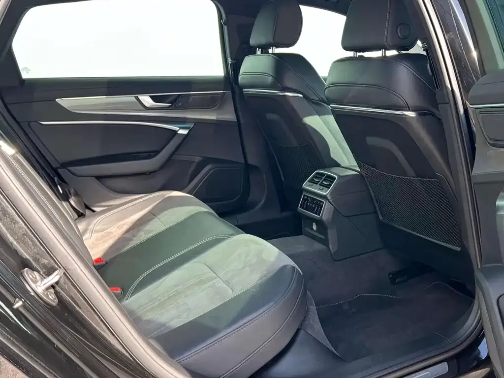 Audi A6L 2022 из CN, фото 4