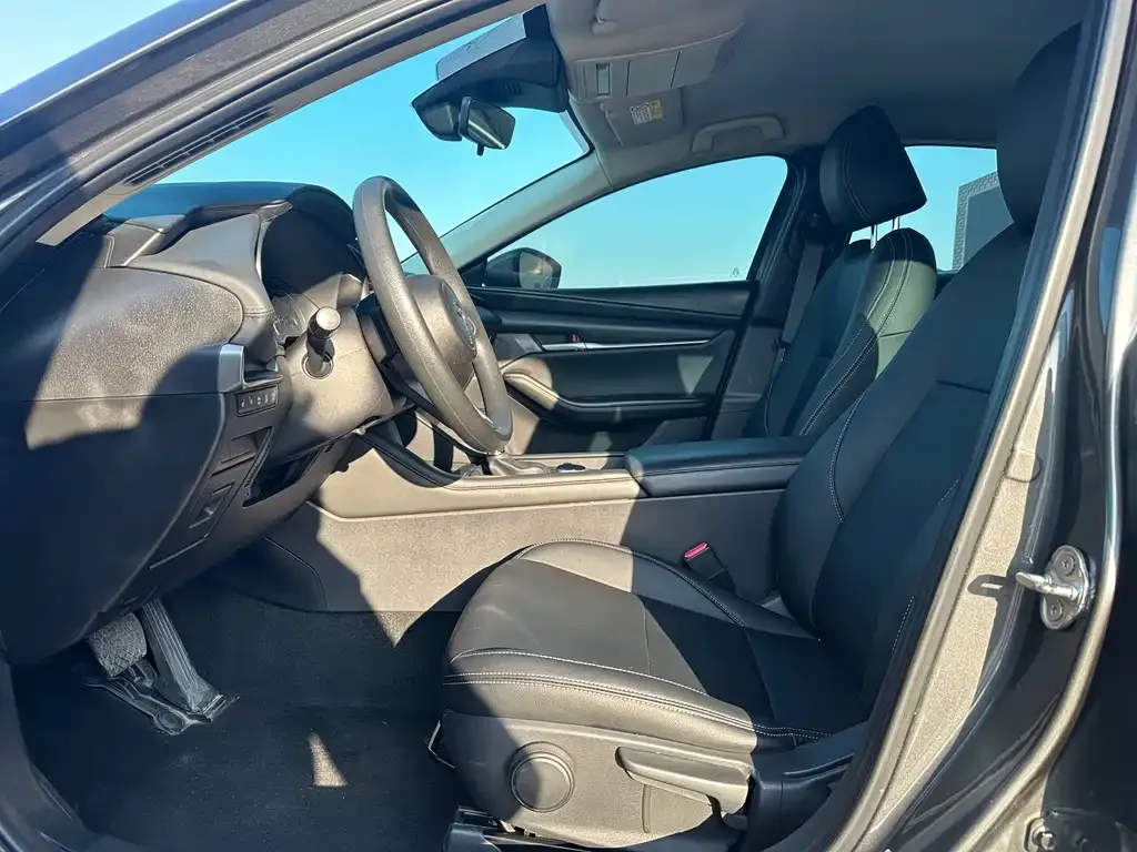 Mazda 3 Axela 2021 из CN, фото 2