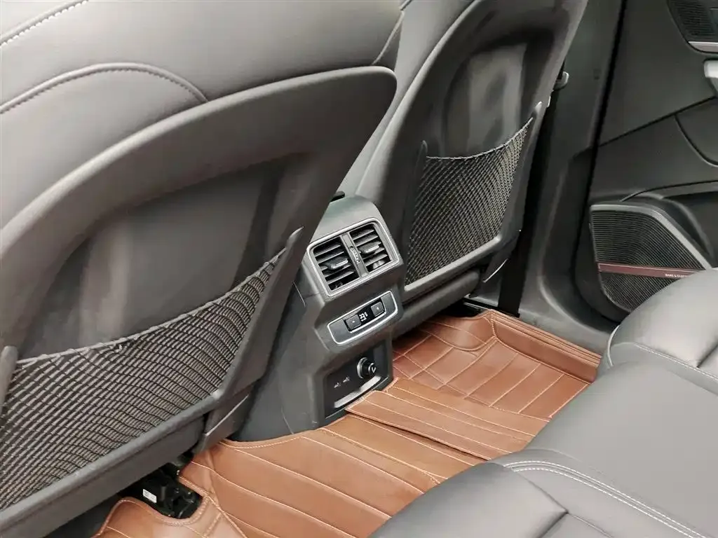 Audi Q5L 2022 из CN, фото 2