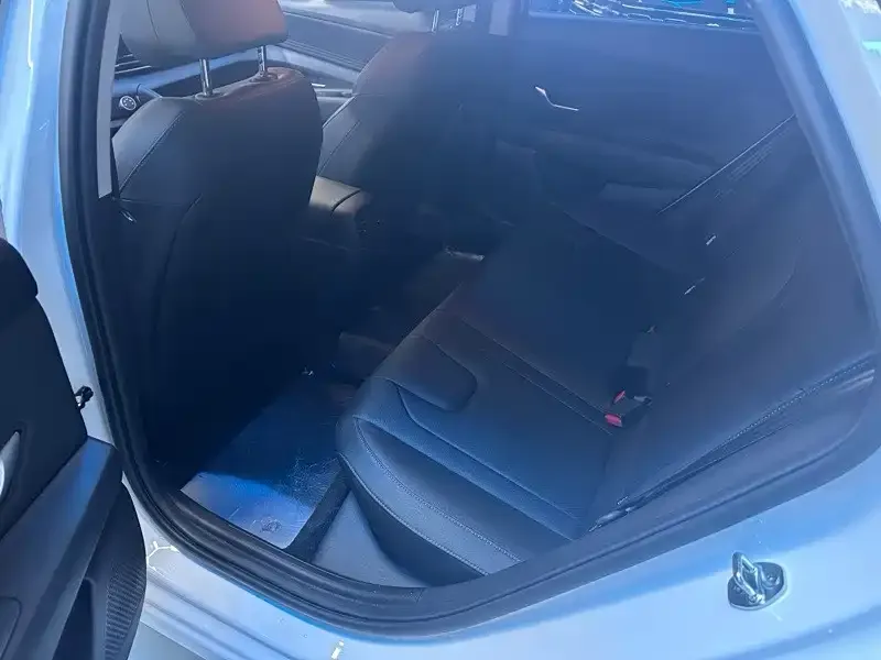 Hyundai Elantra 2025 из CN, фото 2