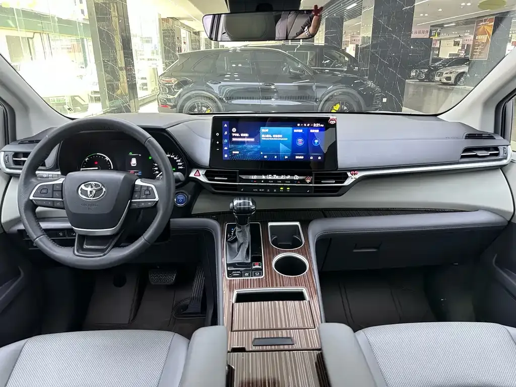 Toyota Granvia 2024 из CN, фото 9