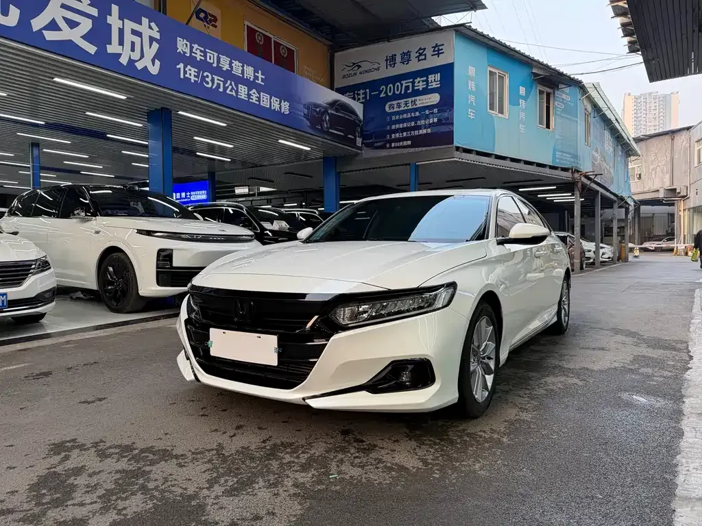 Honda Accord — фото 1