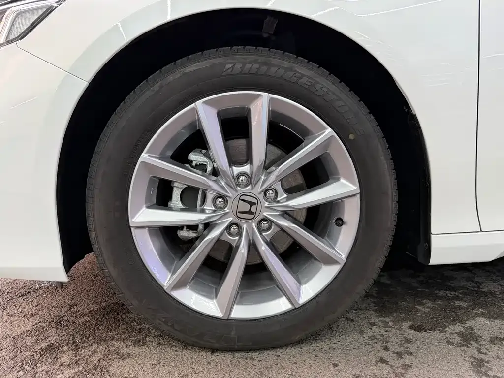 Honda Accord — фото 9