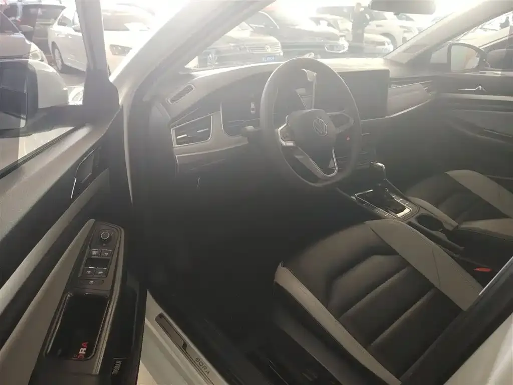 Volkswagen Bora 2023 из CN, фото 5