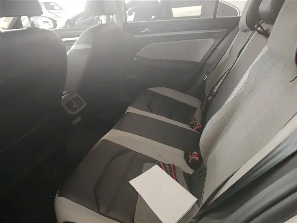 Volkswagen Bora 2023 из CN, фото 10
