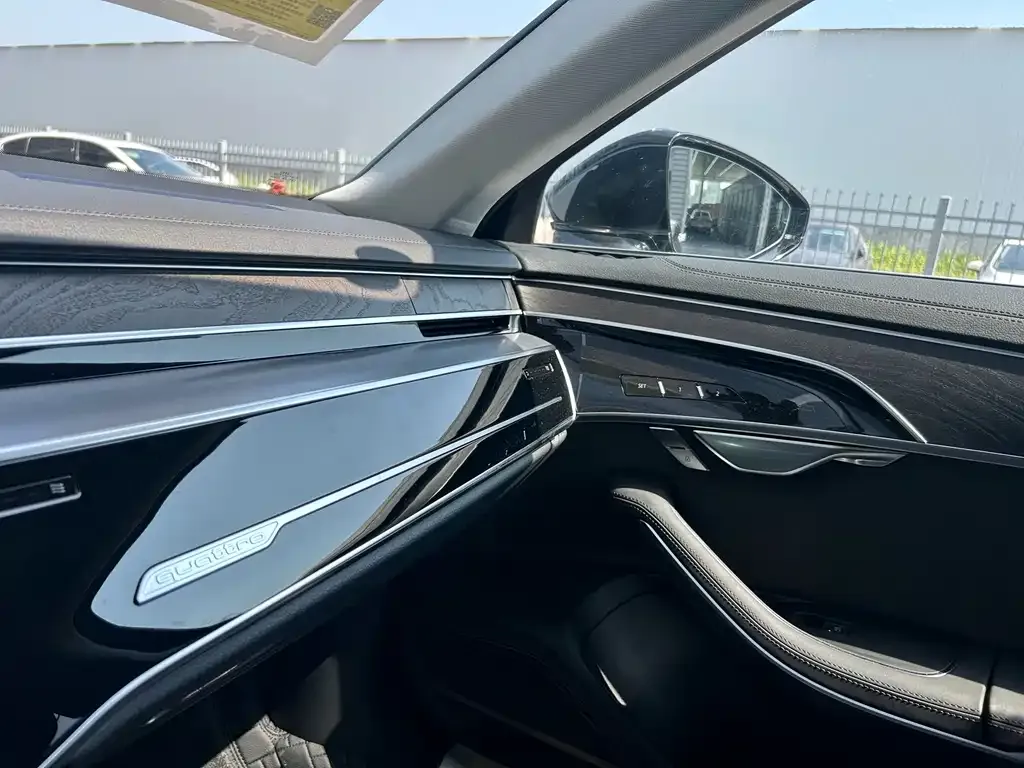 Audi A8 2025 из CN, фото 7