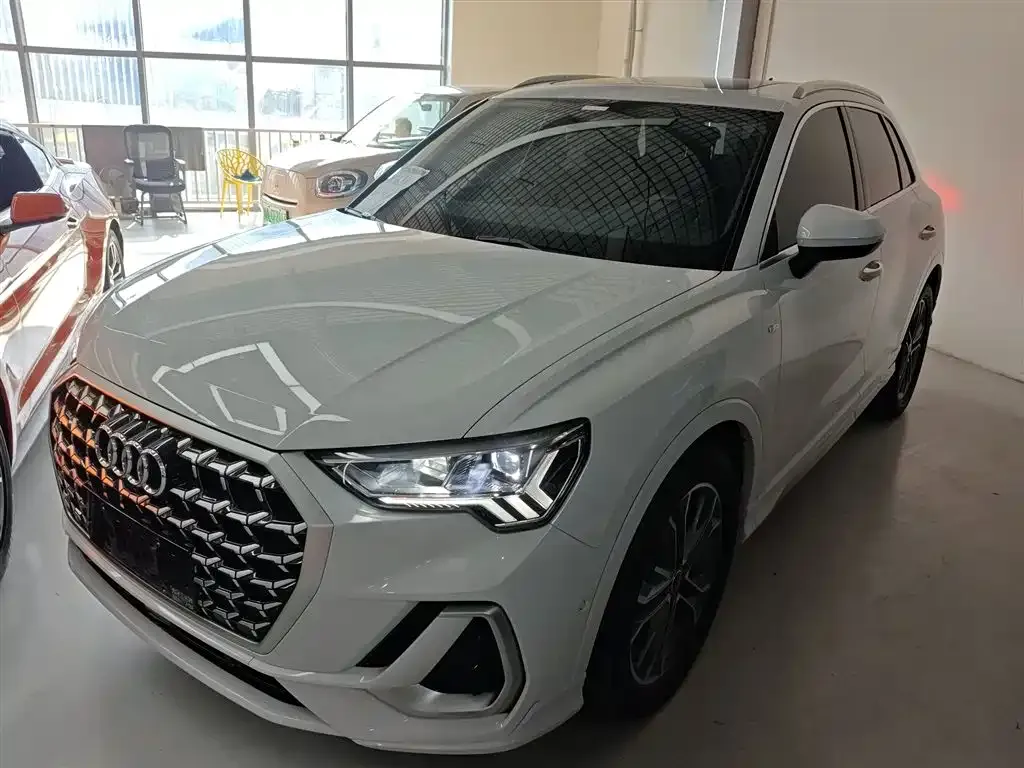 Audi Q3 2024 из CN, фото 1