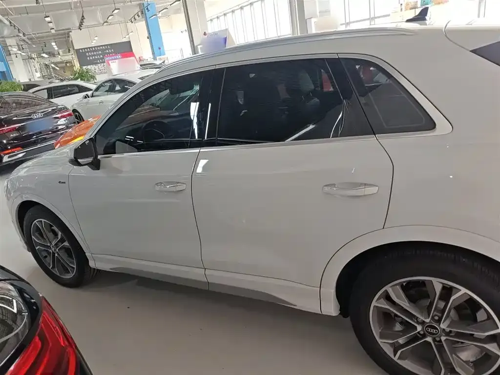 Audi Q3 2024 из CN, фото 5
