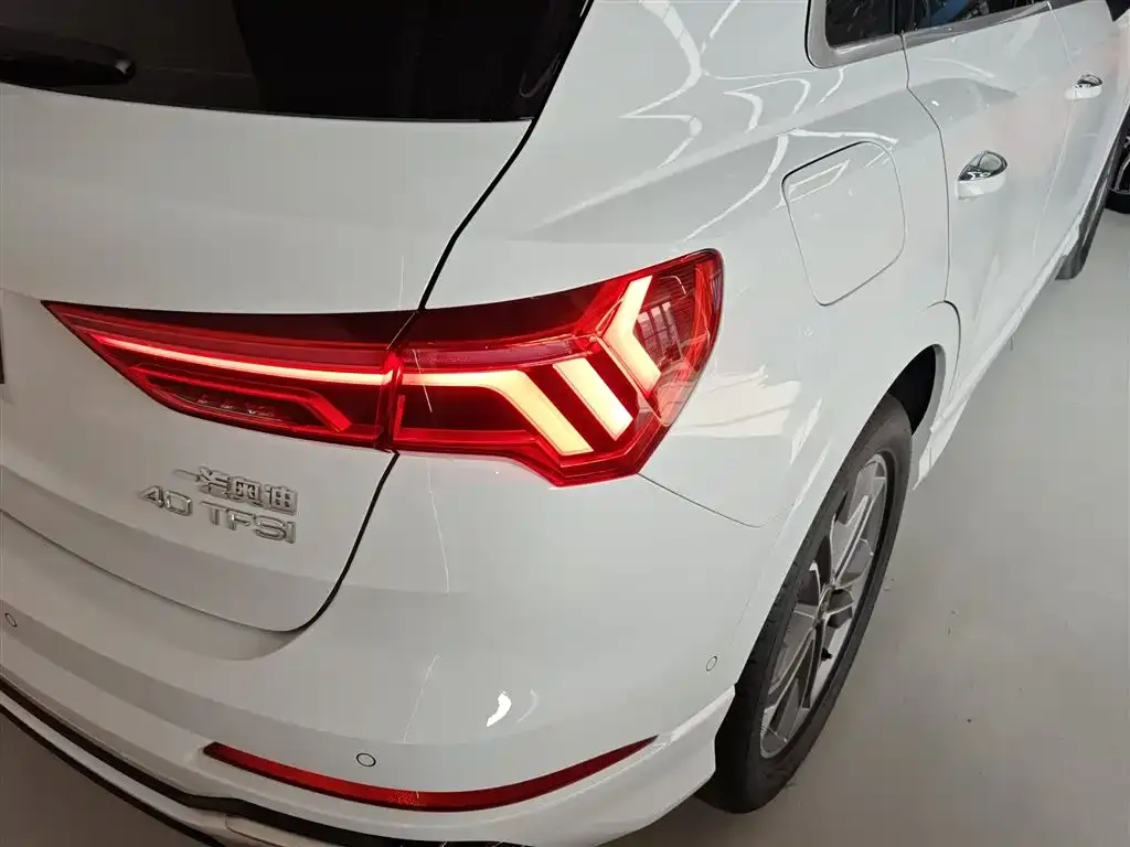 Audi Q3 2024 из CN, фото 2