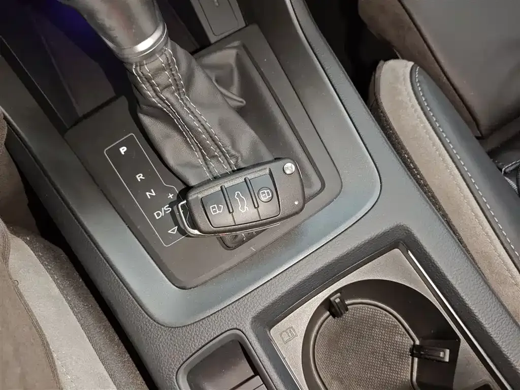 Audi Q3 2024 из CN, фото 7