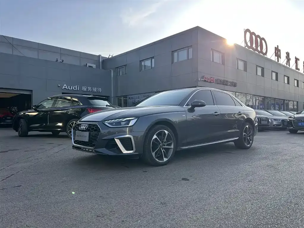 Audi A4L 2023 из CN, фото 1