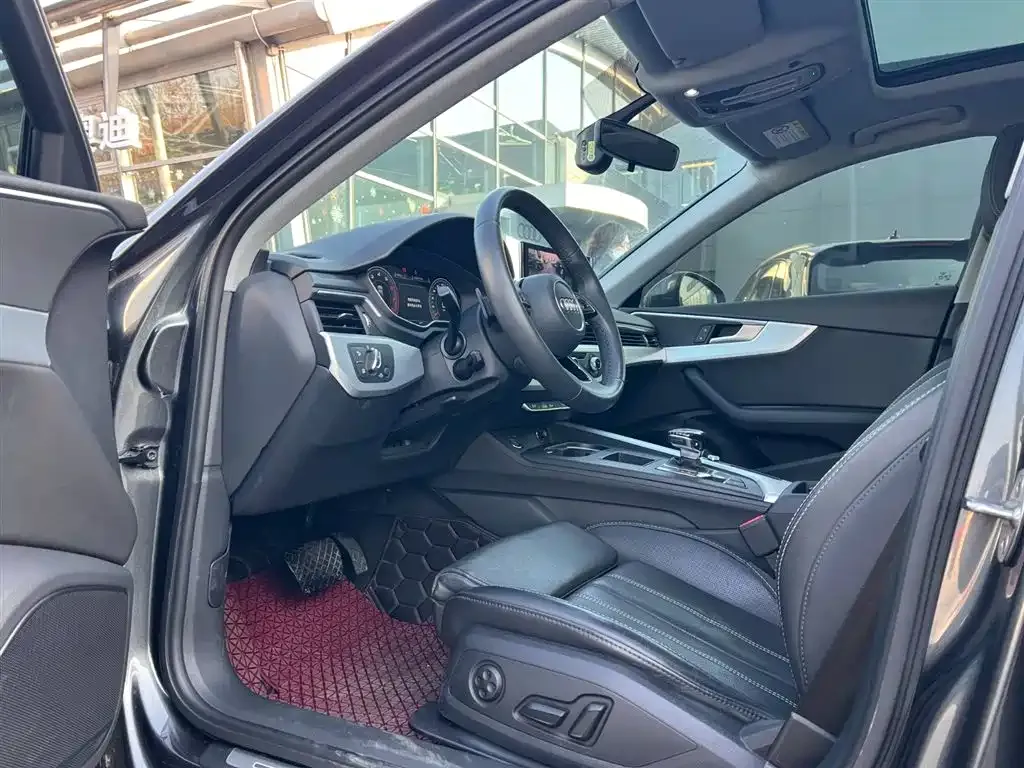 Audi A4L 2023 из CN, фото 9