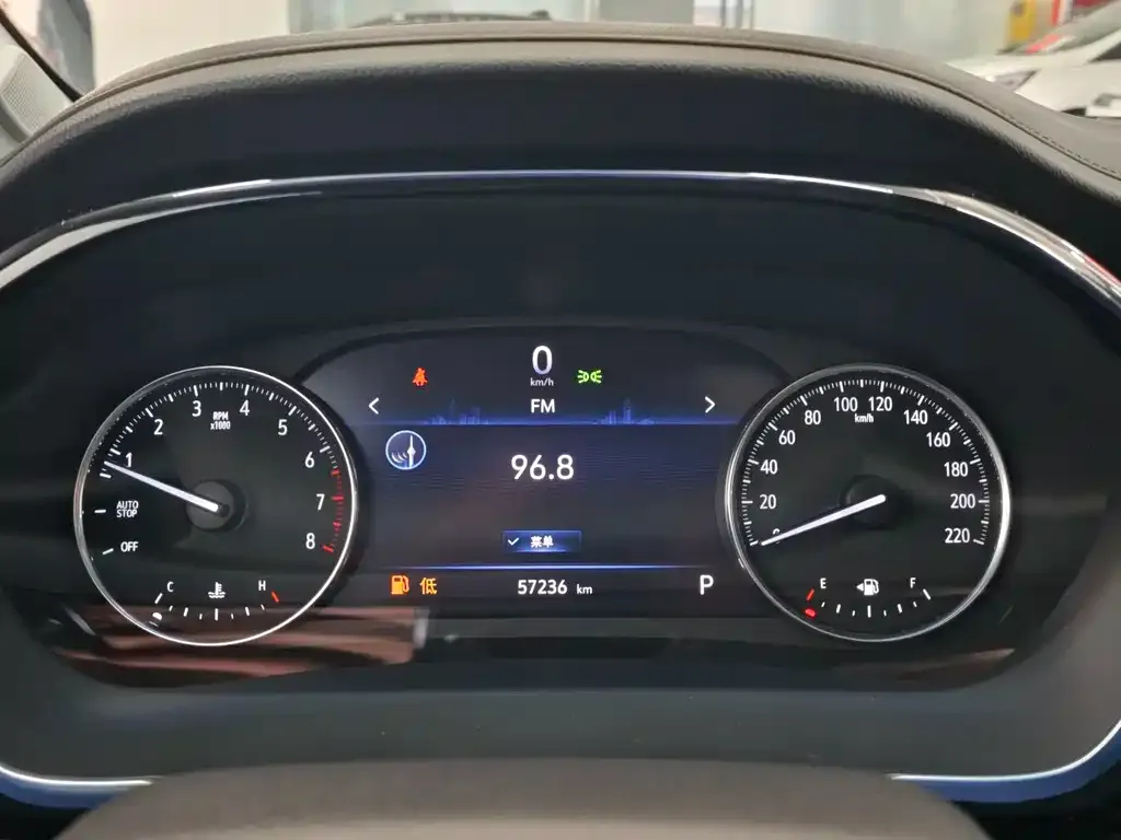 Buick GL8 2021 из CN, фото 2