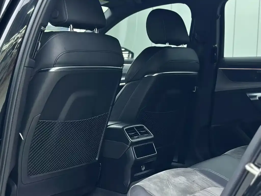 Audi A6L 2021 из CN, фото 3