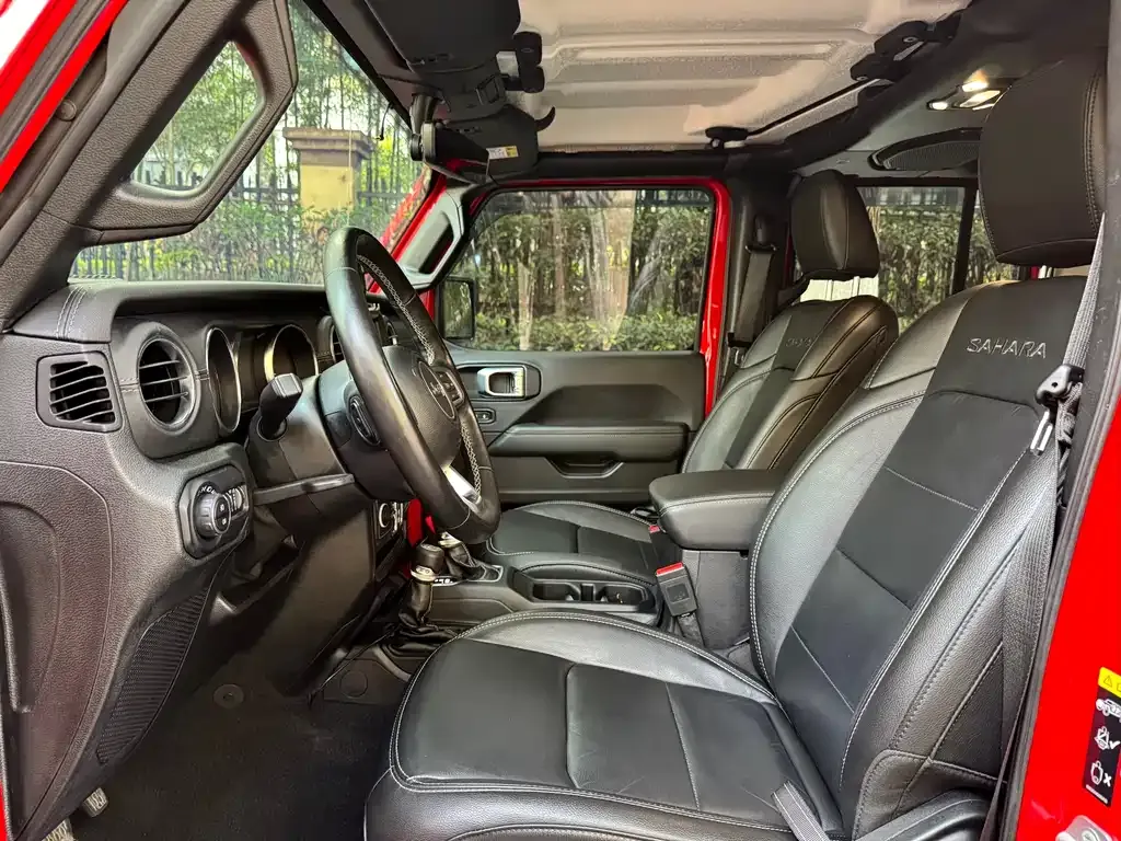 Jeep Wrangler 2021 из CN, фото 2