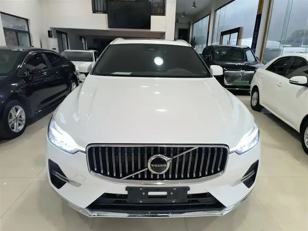 Volvo XC60 2024 из CN, фото 2